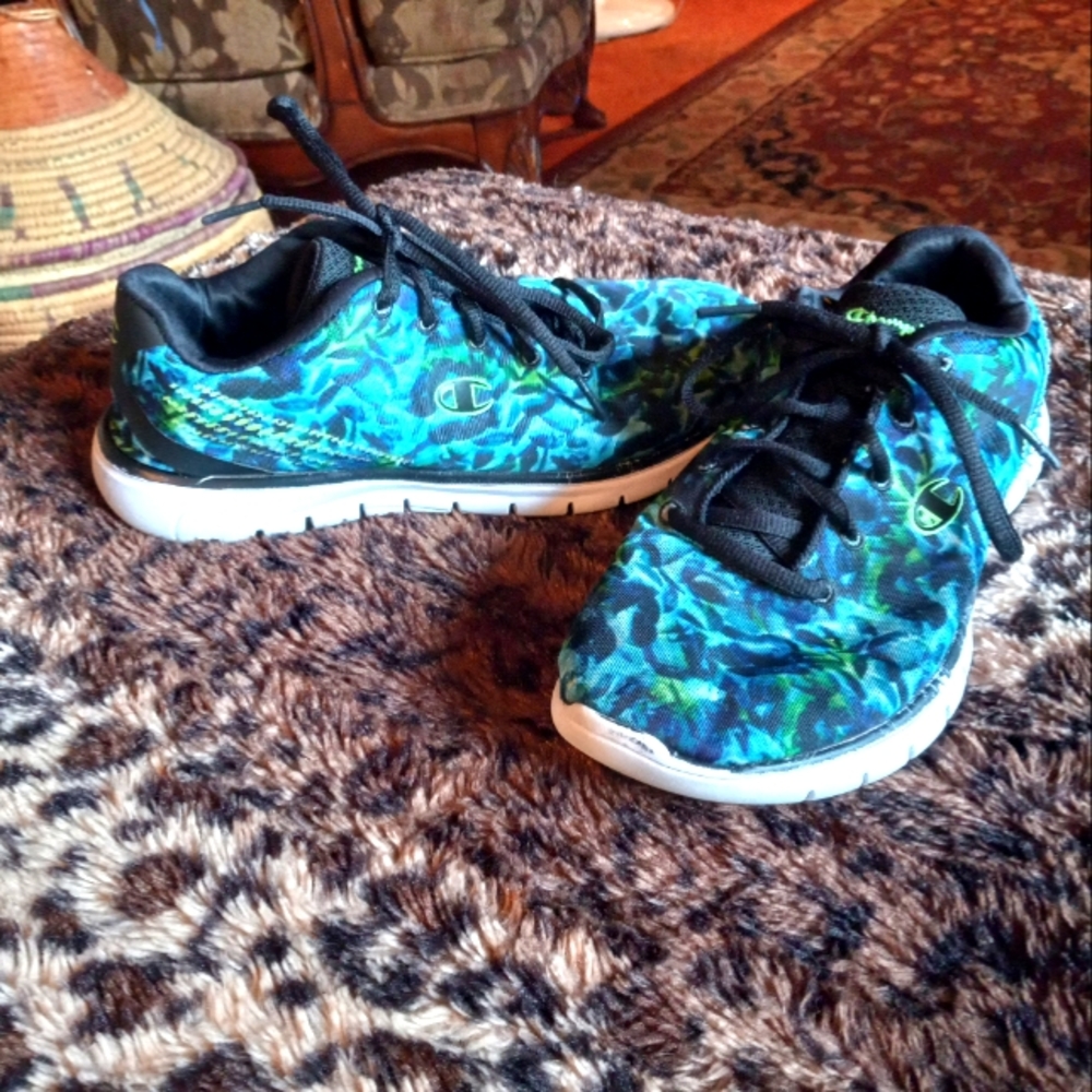 EUC Champion shoes sz 8
